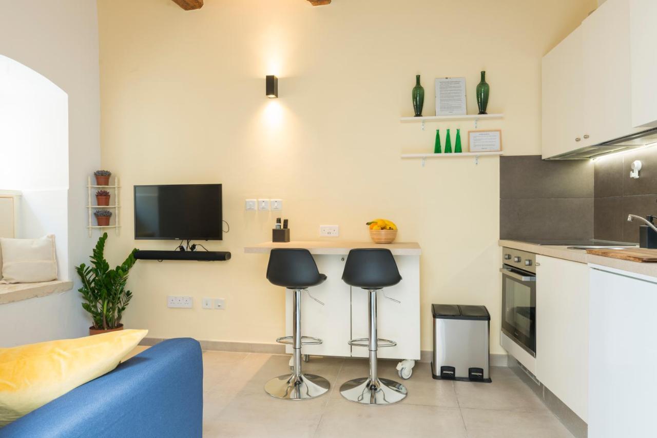 Authentic Gf Apartment With Terrace At The 3 Cities Marina Cospicua Exteriör bild