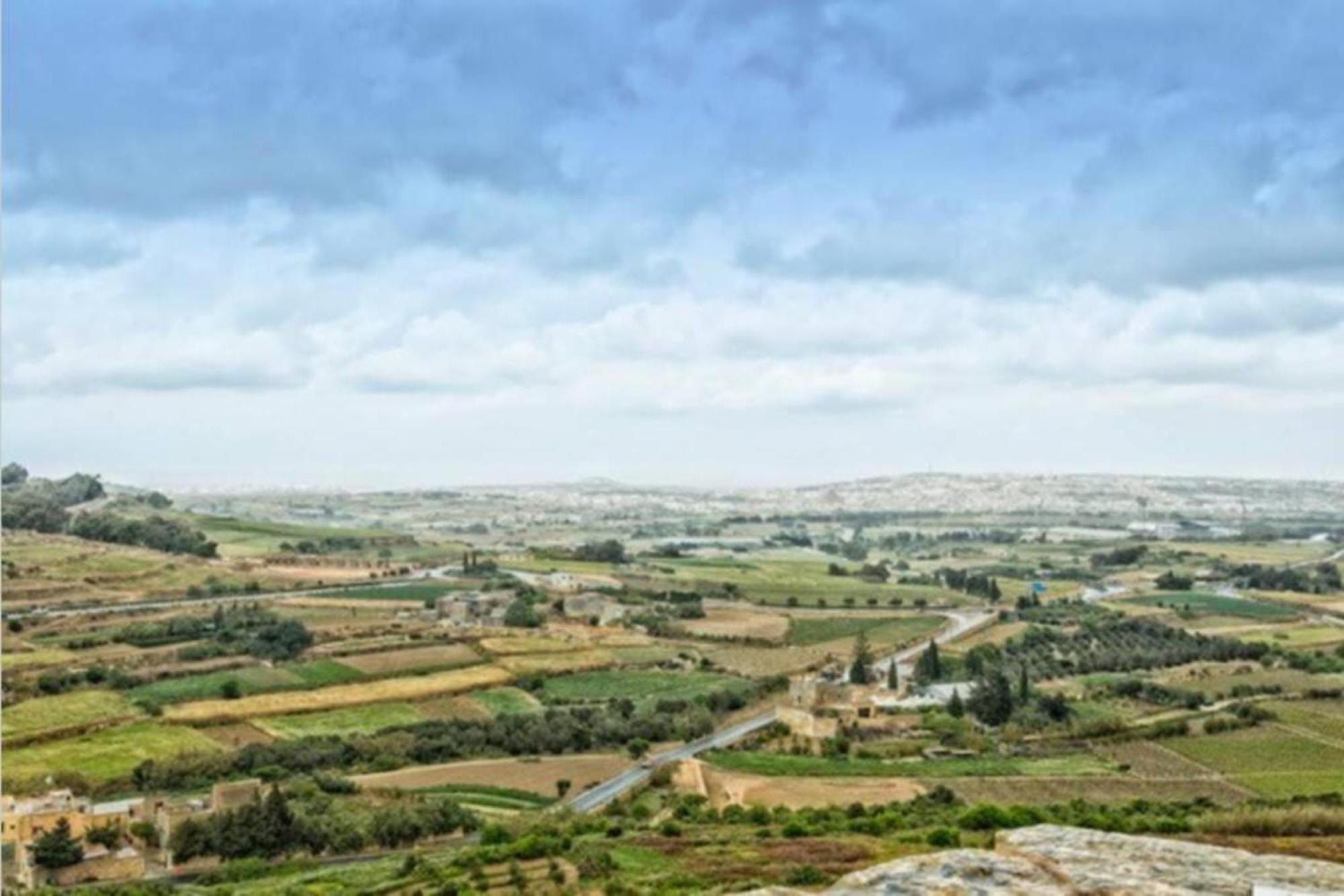 Authentic Gf Apartment With Terrace At The 3 Cities Marina Cospicua Exteriör bild