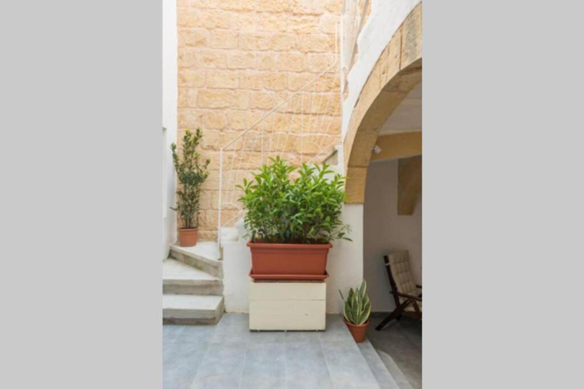 Authentic Gf Apartment With Terrace At The 3 Cities Marina Cospicua Exteriör bild