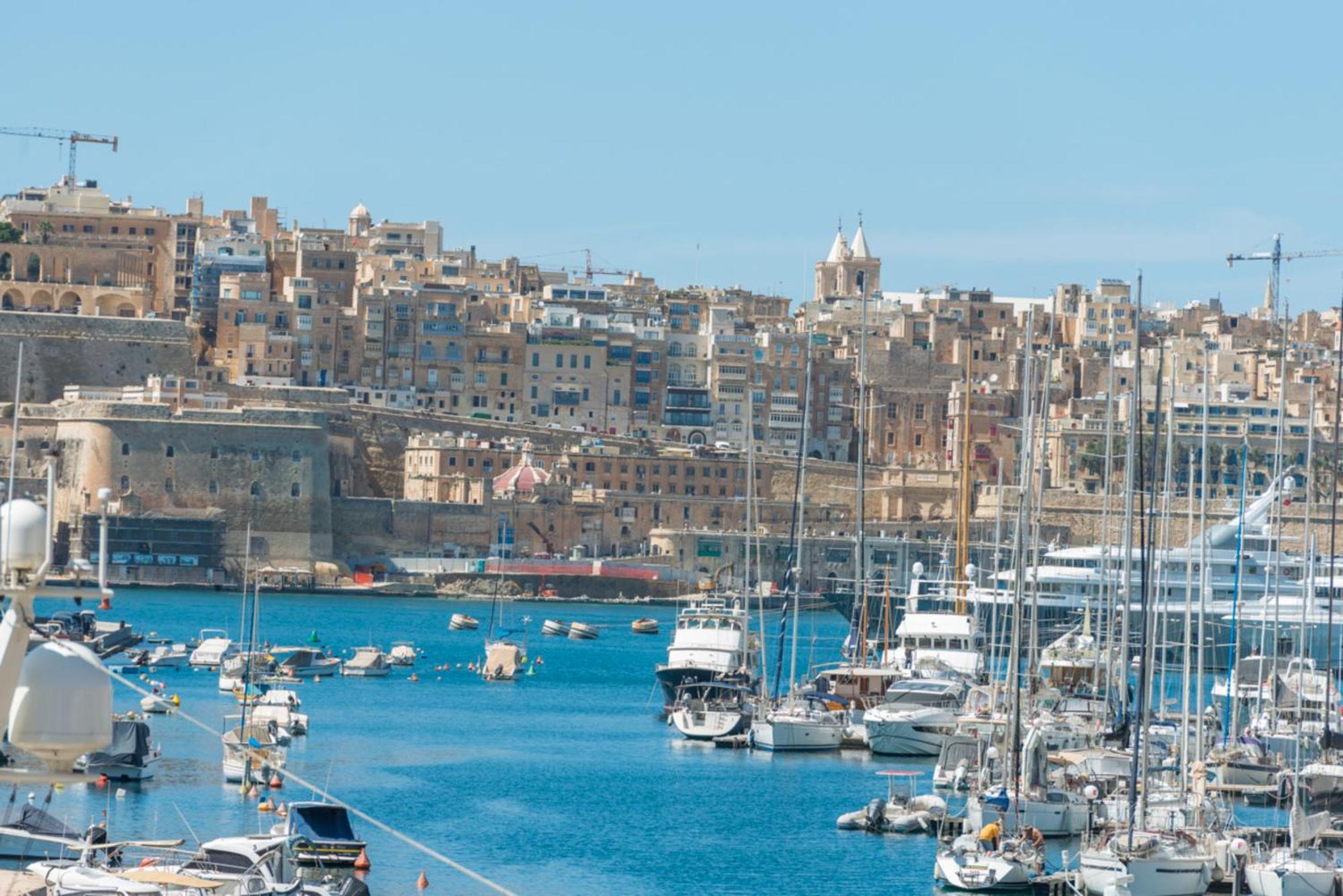 Authentic Gf Apartment With Terrace At The 3 Cities Marina Cospicua Exteriör bild